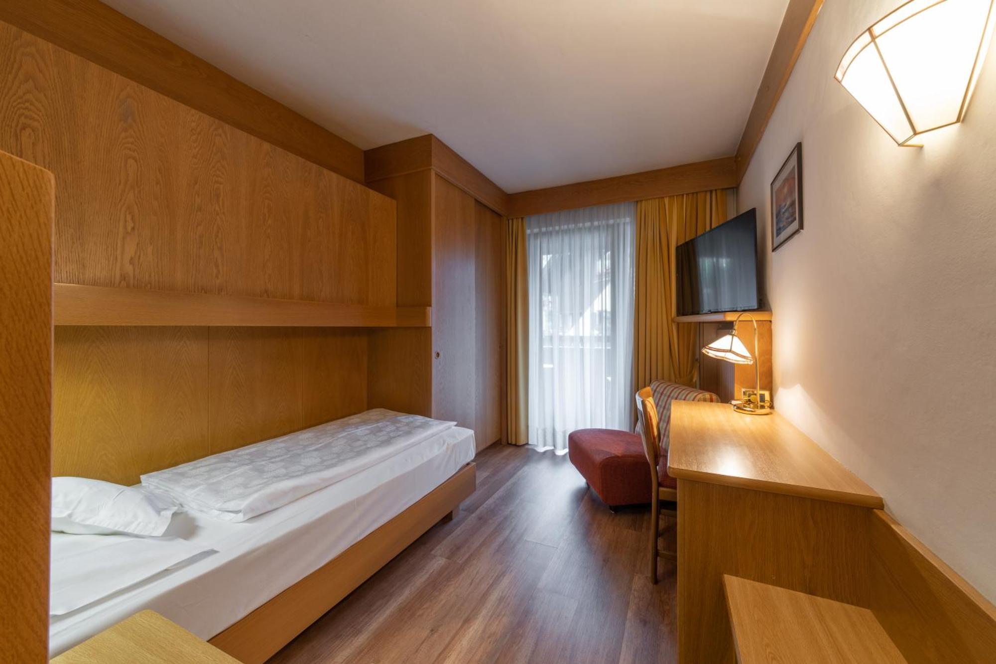 Hotel Armin Селва ди Вал Гардена Екстериор снимка