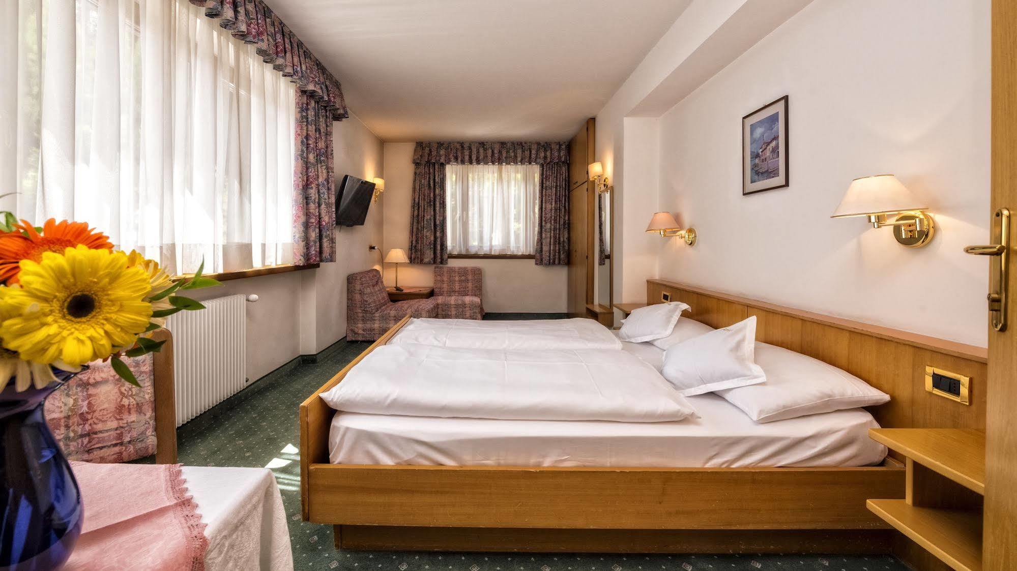 Hotel Armin Селва ди Вал Гардена Екстериор снимка