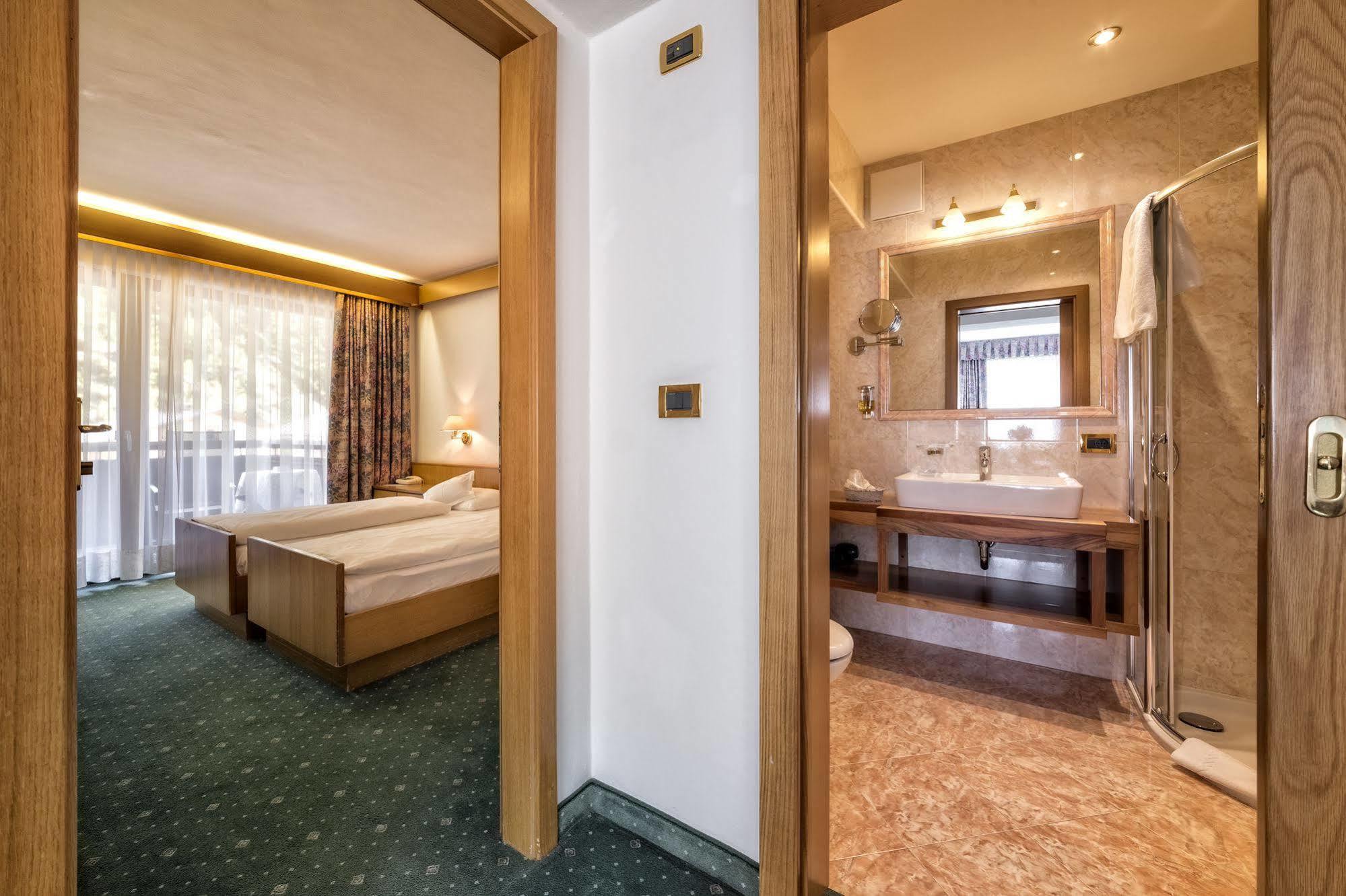 Hotel Armin Селва ди Вал Гардена Екстериор снимка